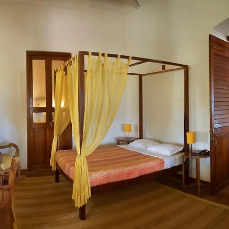 Neemrana'S - Bungalow On The Beach Tharangambadi Exterior photo